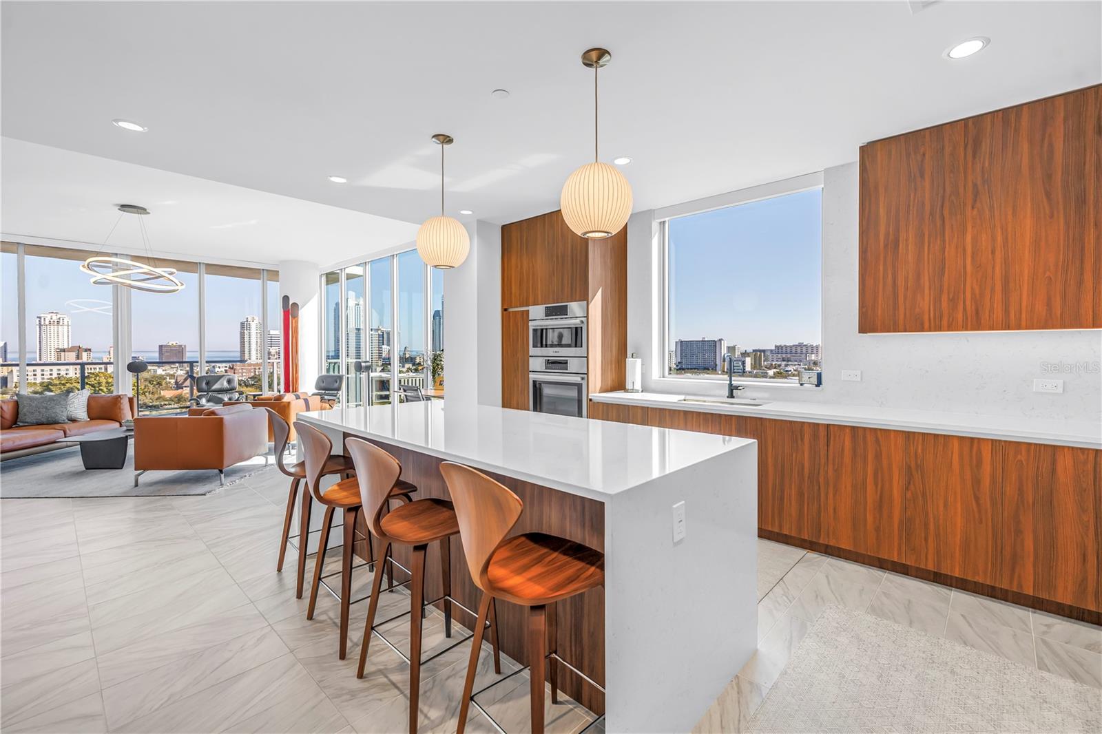 REFLECTION CONDO - Residential