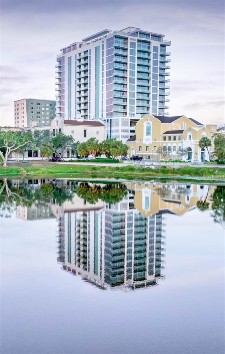 REFLECTION CONDO - Residential