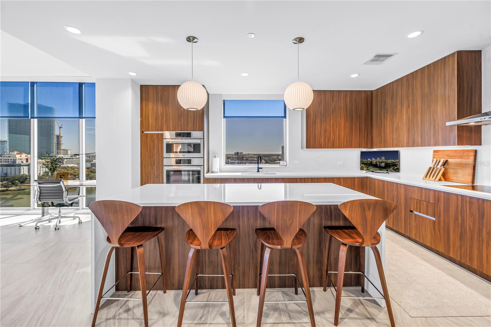 REFLECTION CONDO - Residential