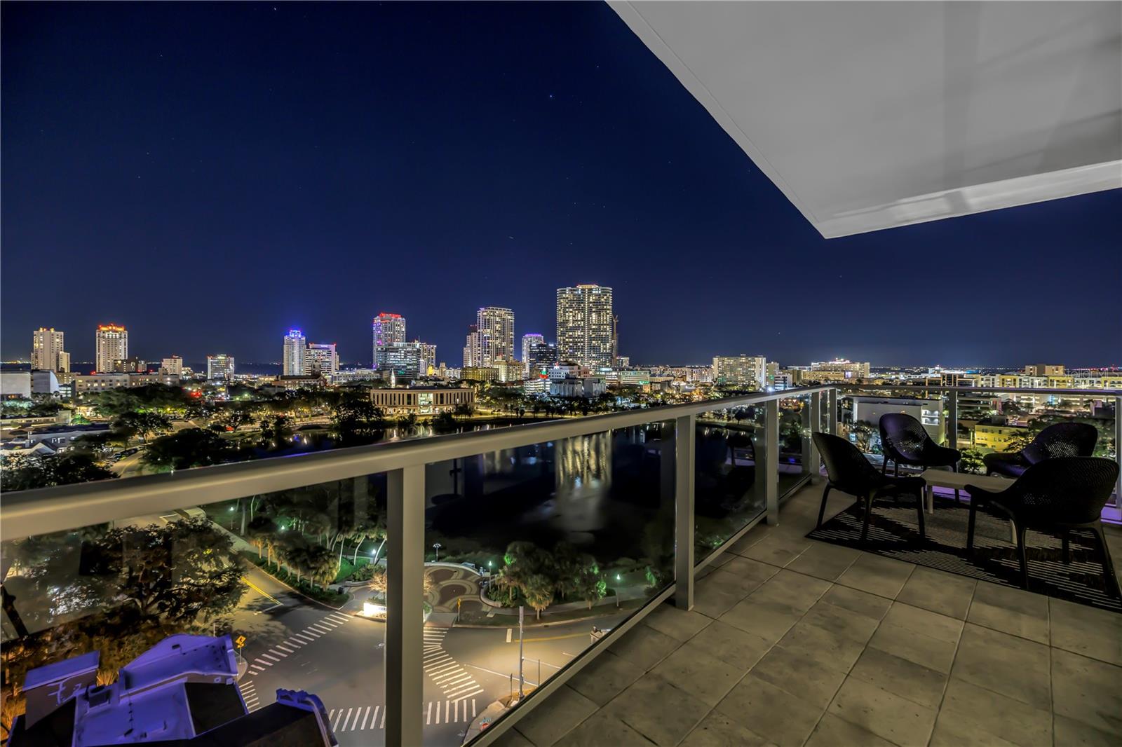 REFLECTION CONDO - Residential