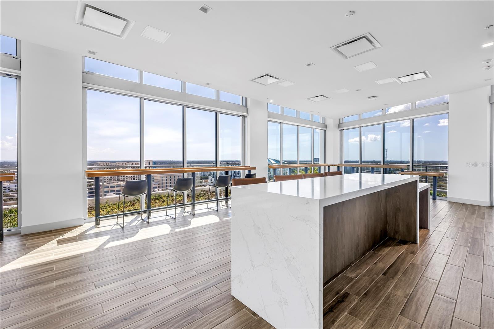 REFLECTION CONDO - Residential