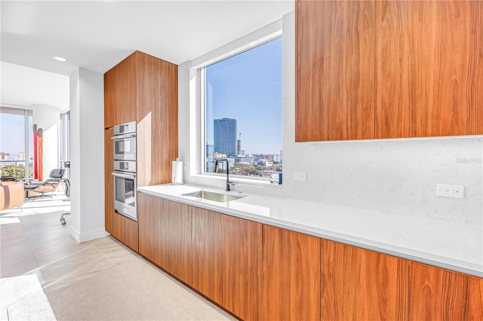 REFLECTION CONDO - Residential