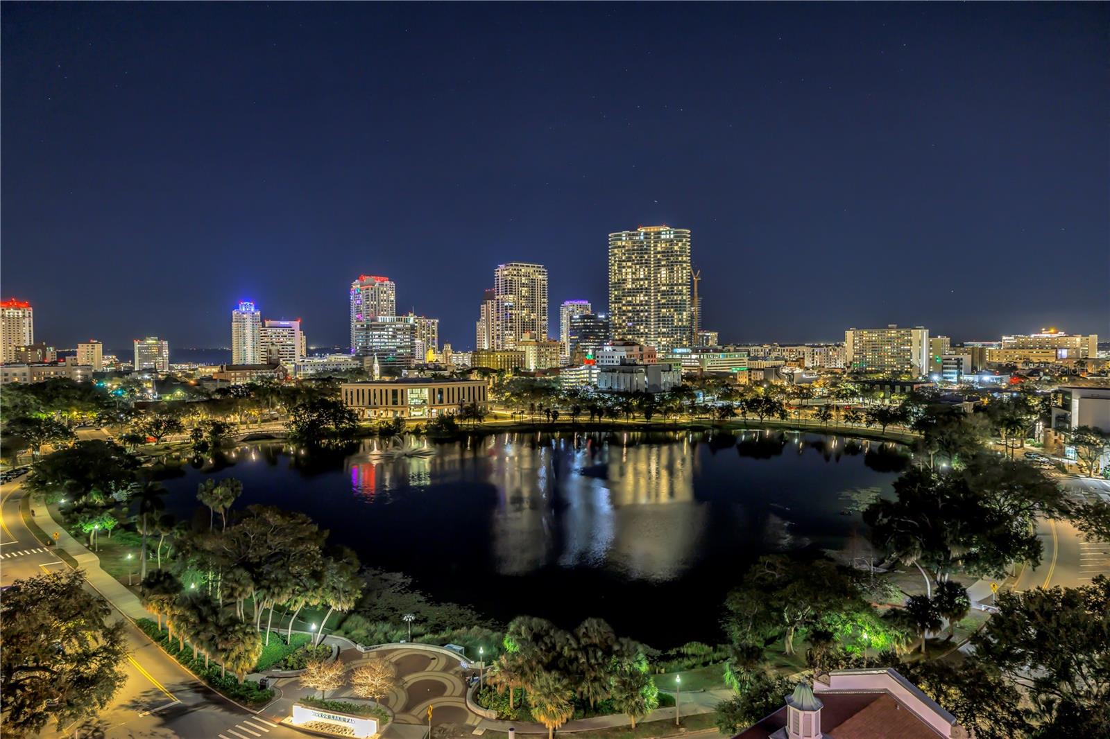 REFLECTION CONDO - Residential