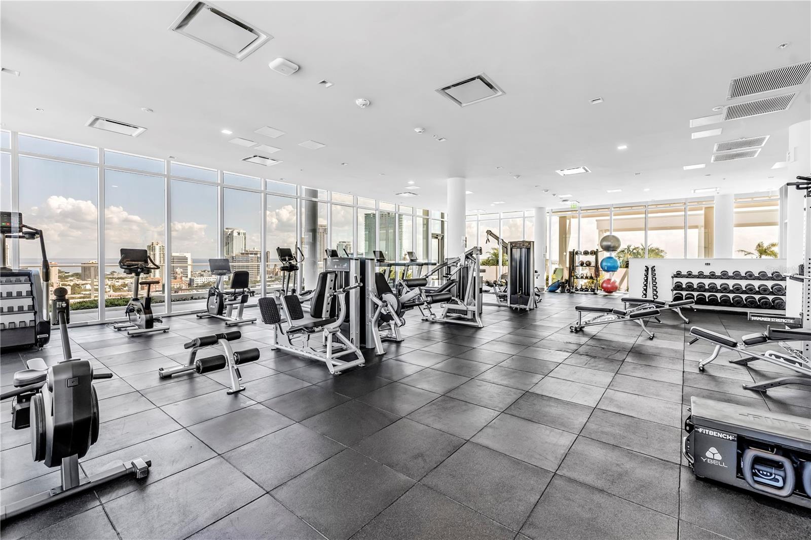 REFLECTION CONDO - Residential