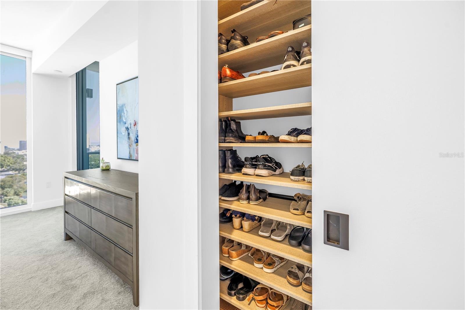 REFLECTION CONDO - Residential