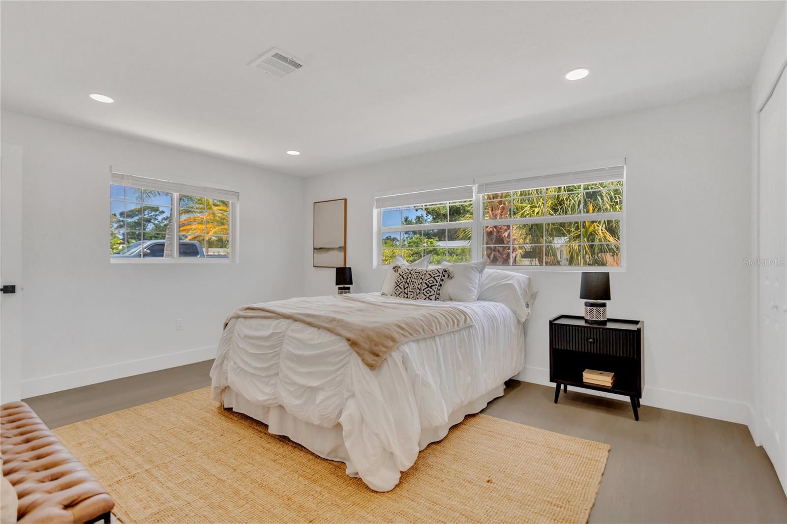 SOUTH GATE - Residential