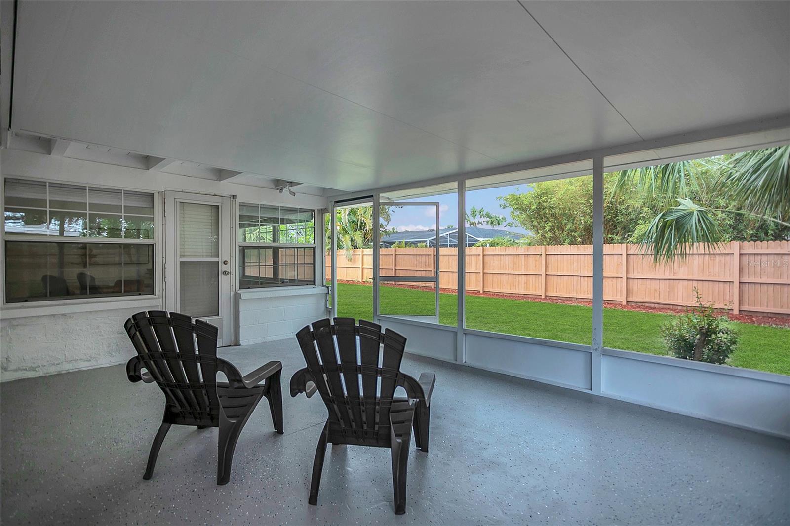 SOUTH GATE - Residential