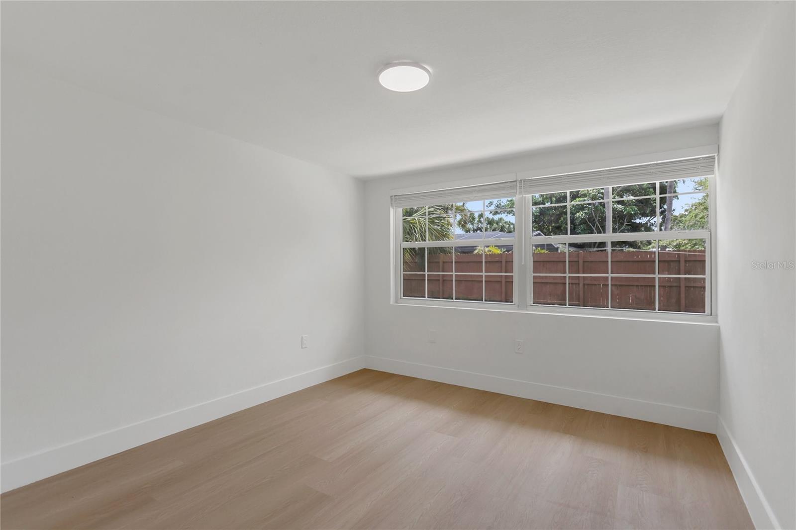 SOUTH GATE - Residential