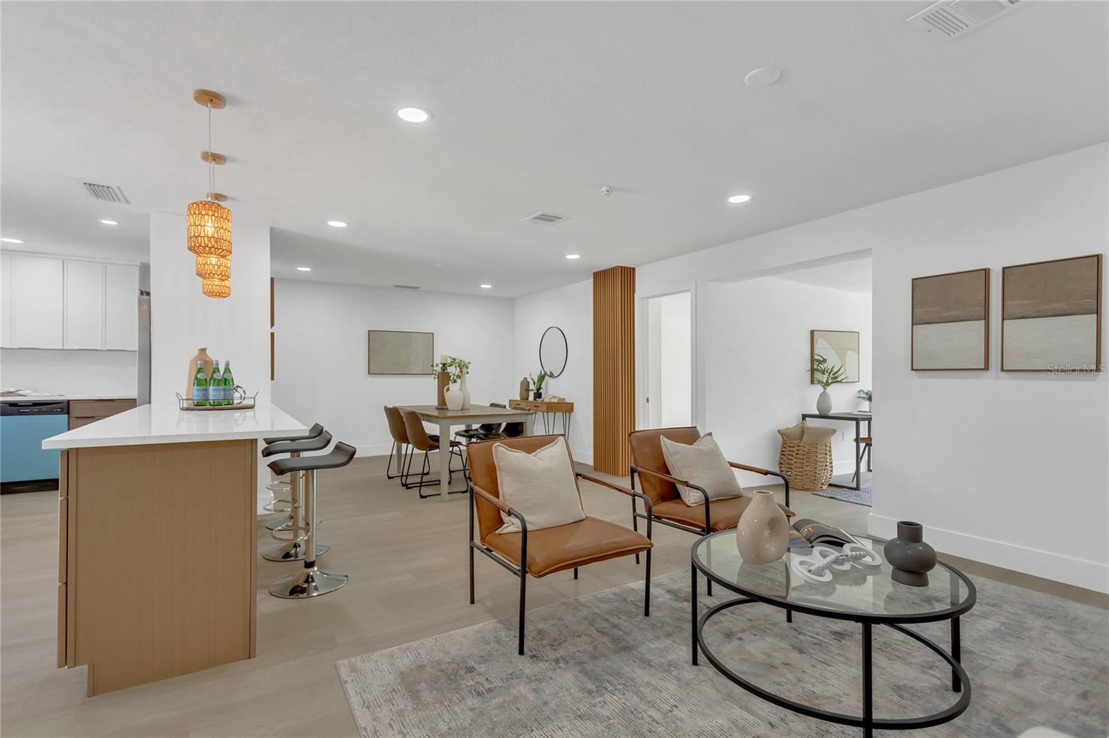 SOUTH GATE - Residential