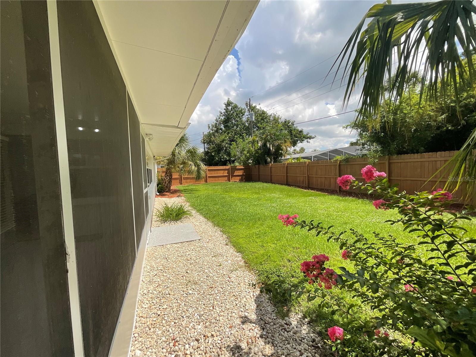 SOUTH GATE - Residential