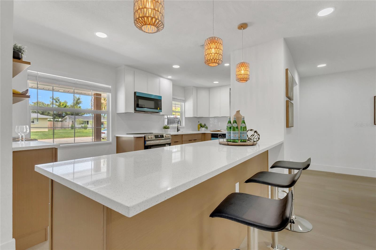 2837 WOODCREST DRIVE