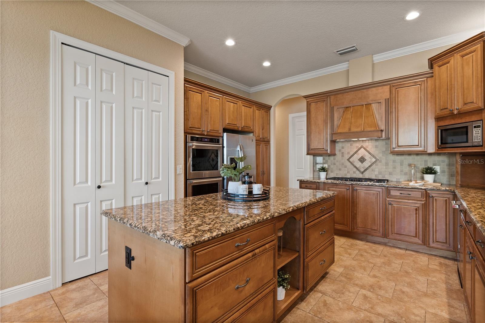 LAKEVIEW HEIGHTS - Residential Lease