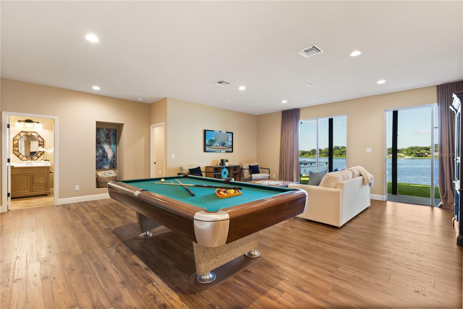 LAKEVIEW HEIGHTS - Residential Lease