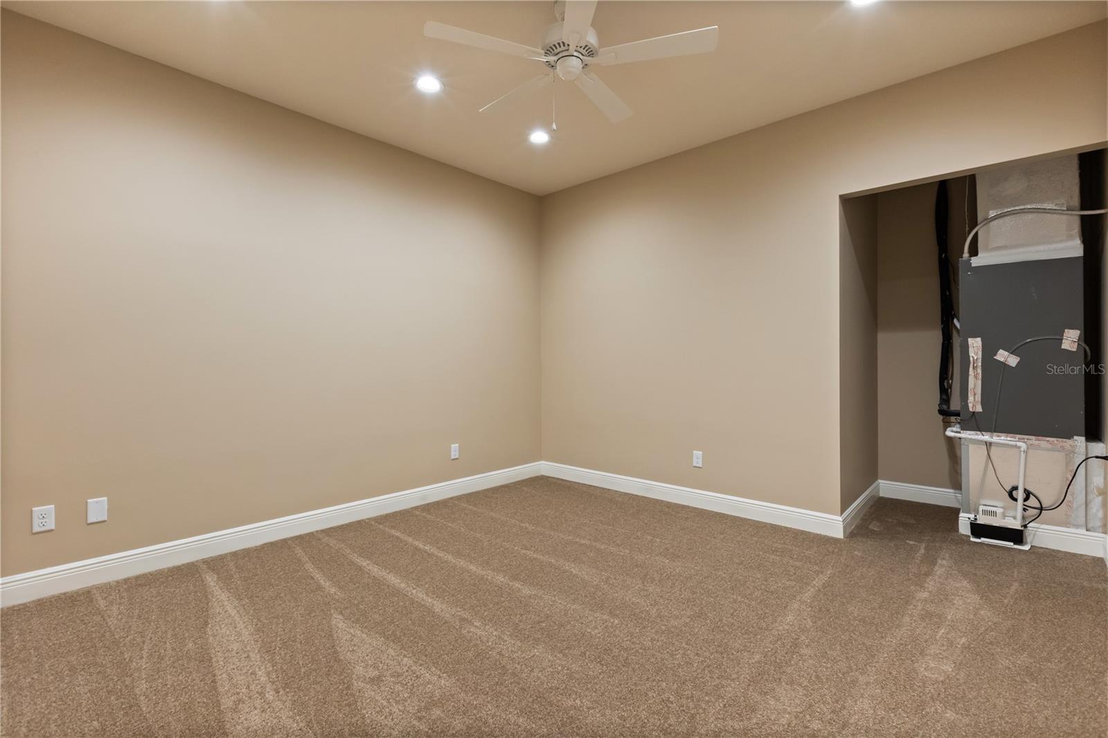 LAKEVIEW HEIGHTS - Residential Lease