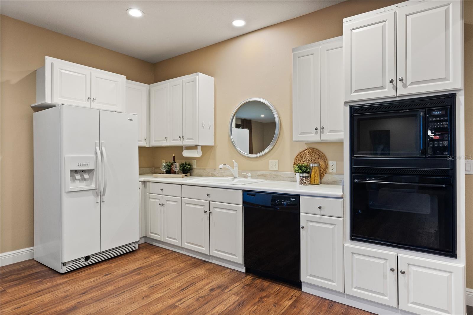 LAKEVIEW HEIGHTS - Residential Lease