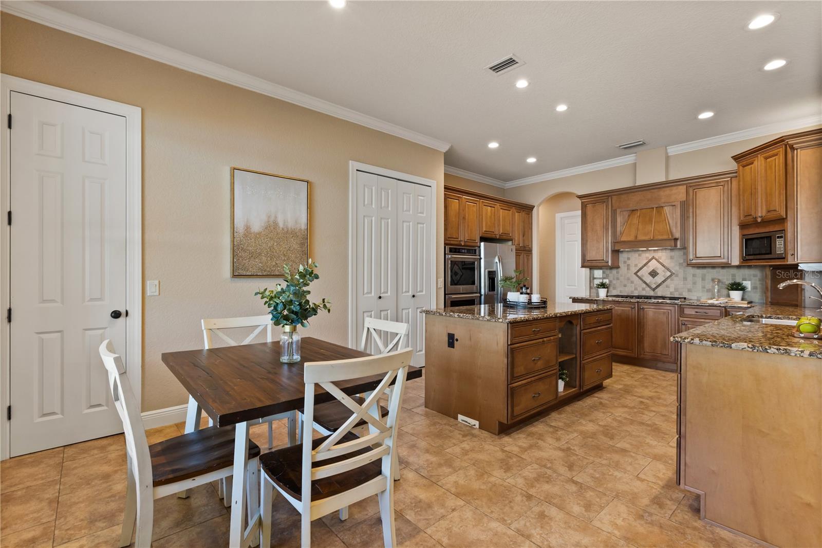 LAKEVIEW HEIGHTS - Residential Lease