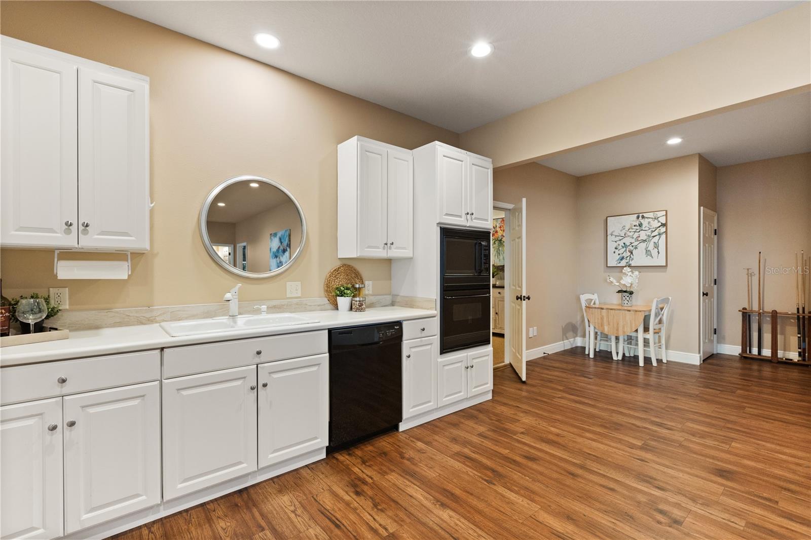 LAKEVIEW HEIGHTS - Residential Lease