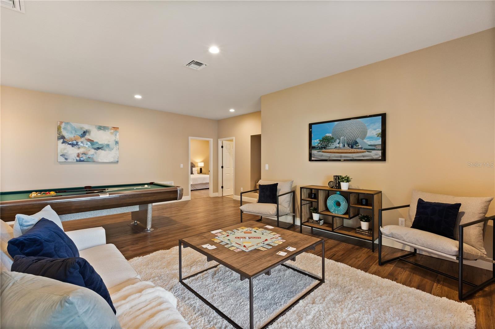 LAKEVIEW HEIGHTS - Residential Lease