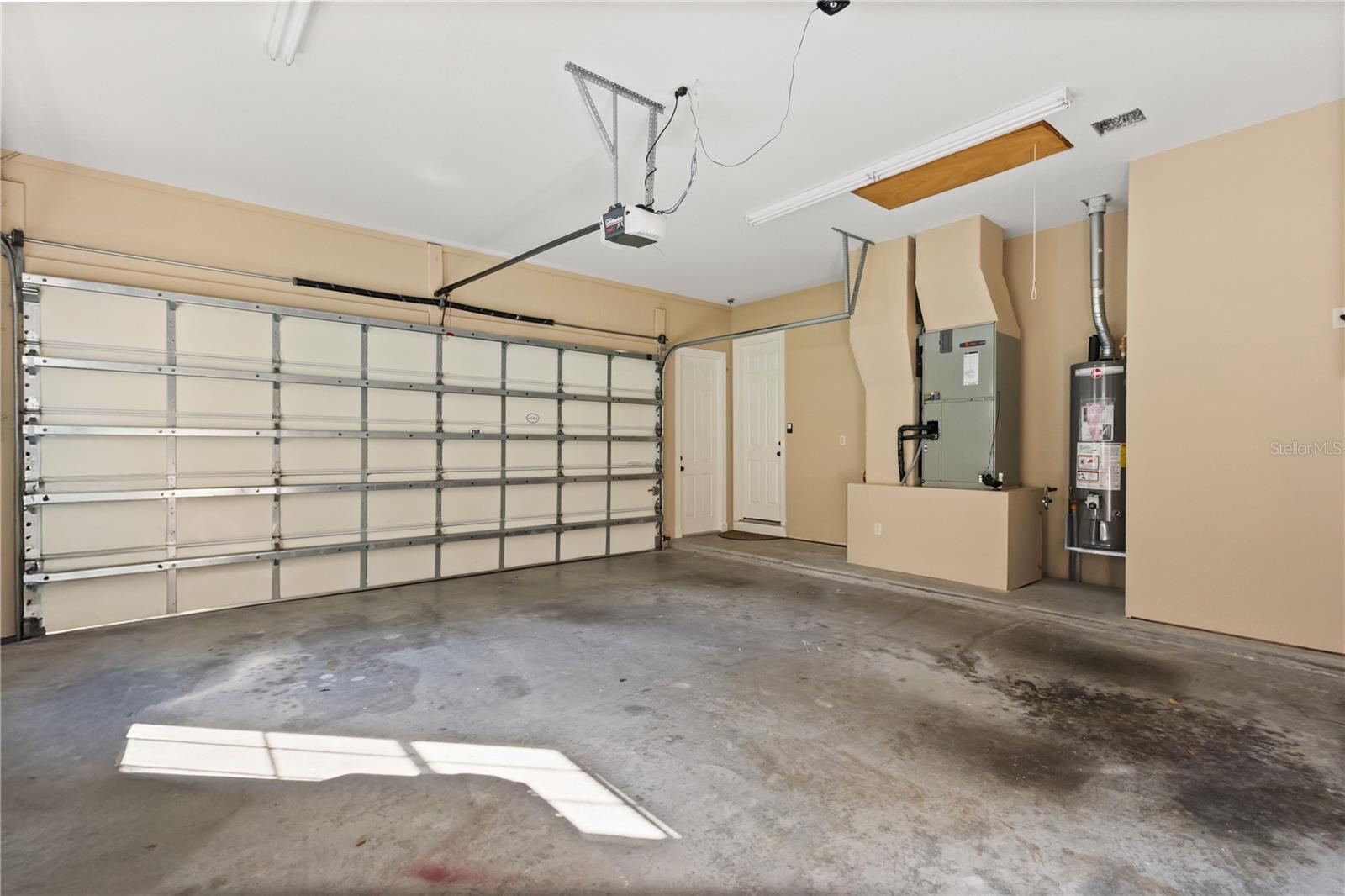 LAKEVIEW HEIGHTS - Residential Lease
