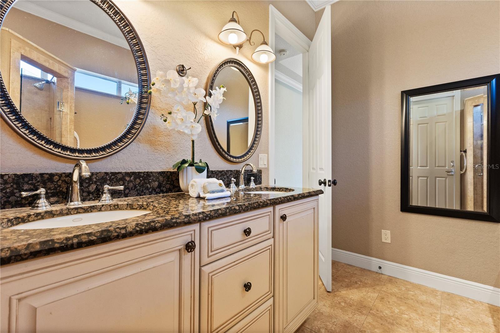 LAKEVIEW HEIGHTS - Residential Lease