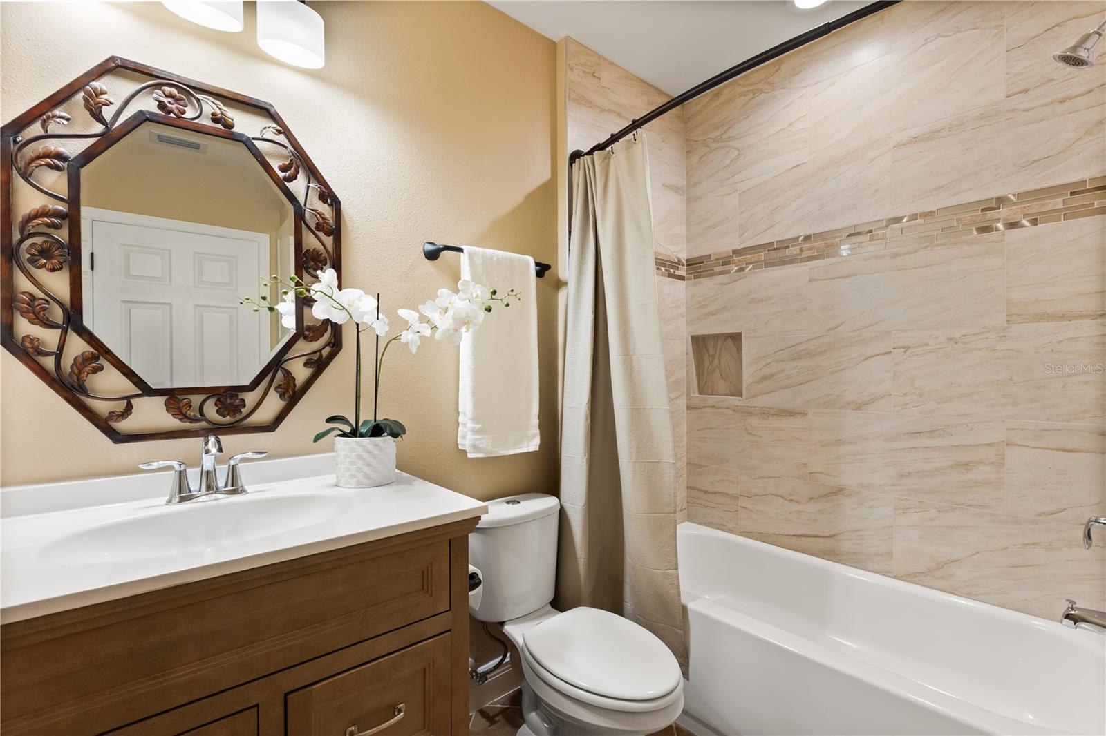 LAKEVIEW HEIGHTS - Residential Lease
