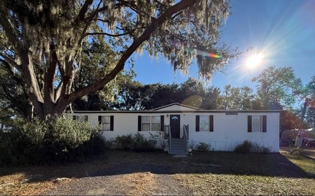 Photo of 3431 Maple Drive, Mulberry, FL 33860 (MLS # TB8466631)