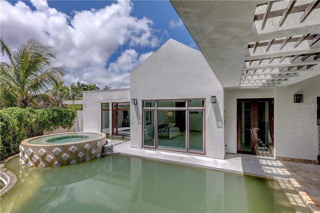 DORADO BEACH - Residential