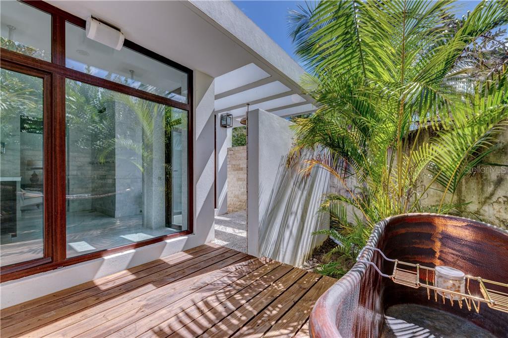 DORADO BEACH - Residential