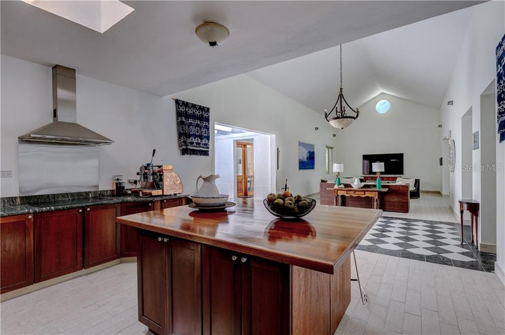 DORADO BEACH - Residential