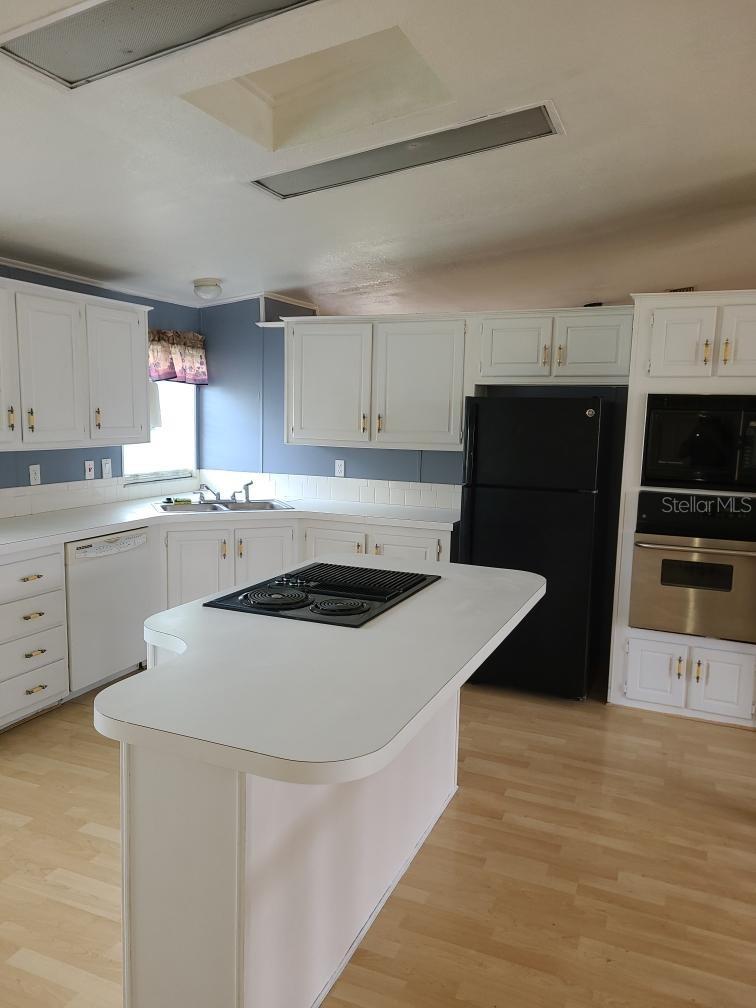 TROPICAL PARK UNIT 04 - Residential