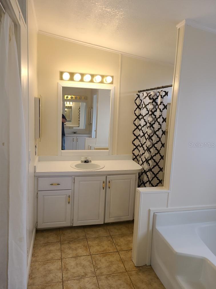 TROPICAL PARK UNIT 04 - Residential