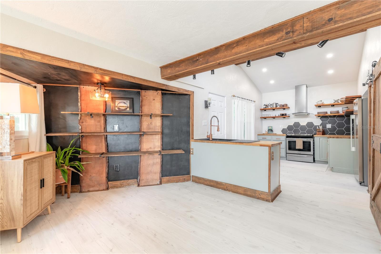 HARBOR OAKS UNIT 02 - Residential