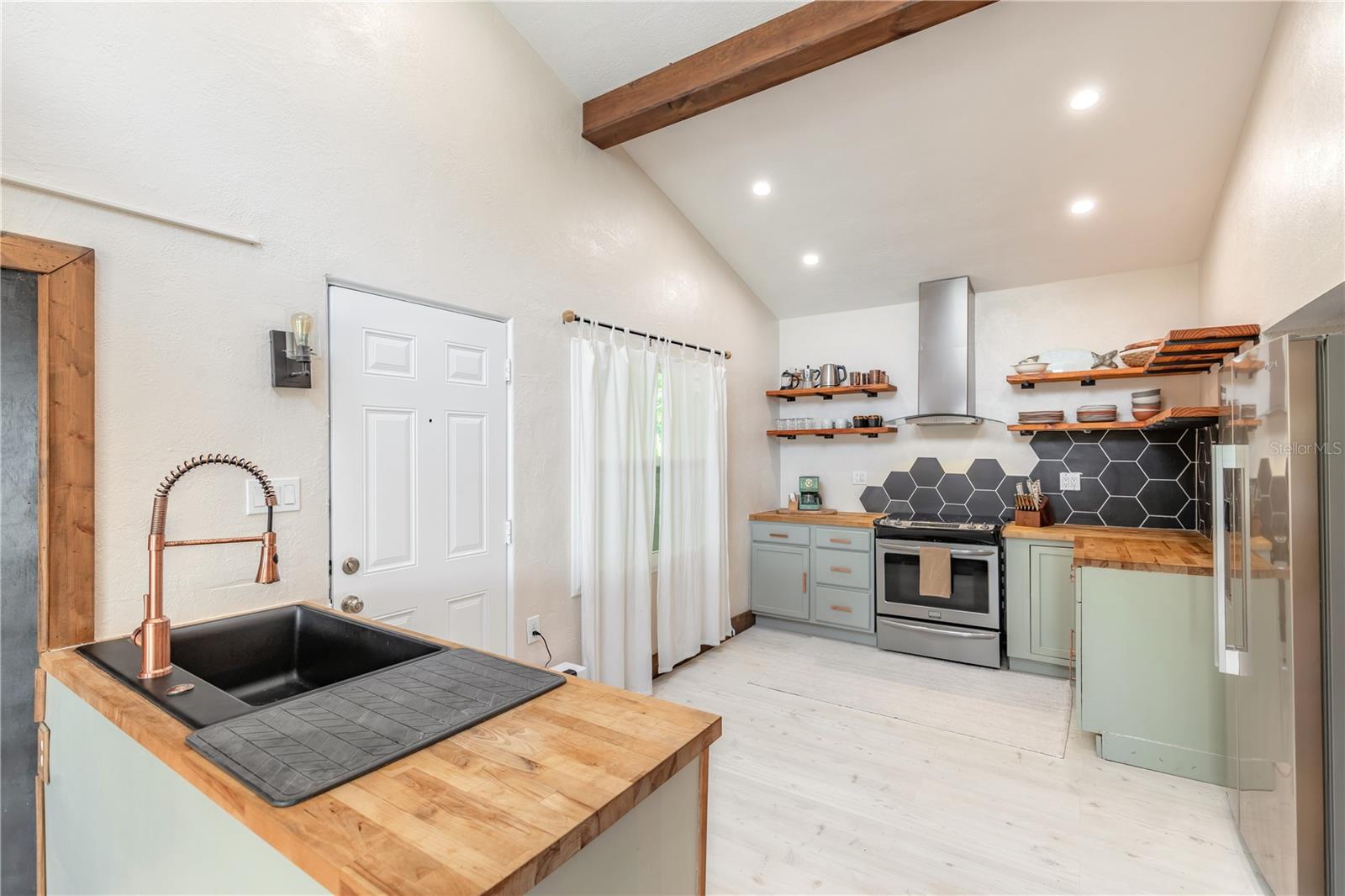 HARBOR OAKS UNIT 02 - Residential