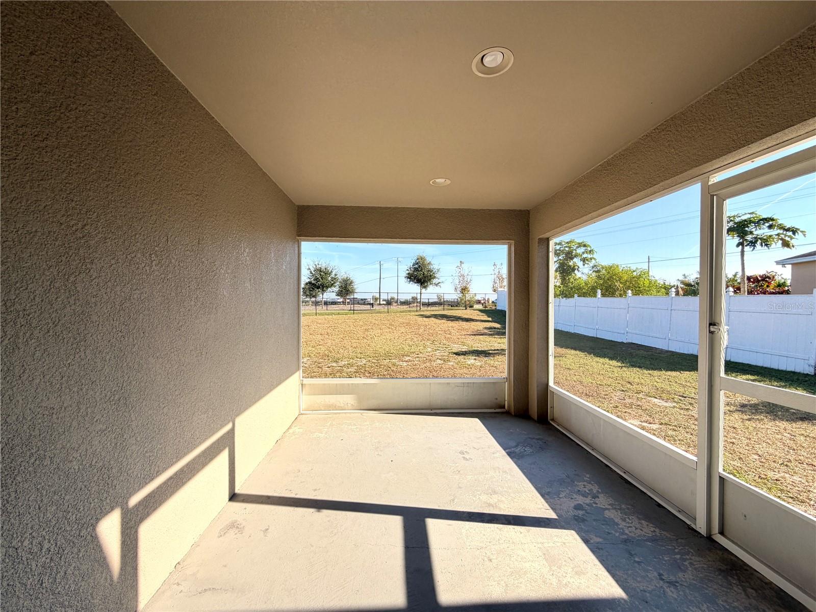 MANDOLIN 02 - Residential