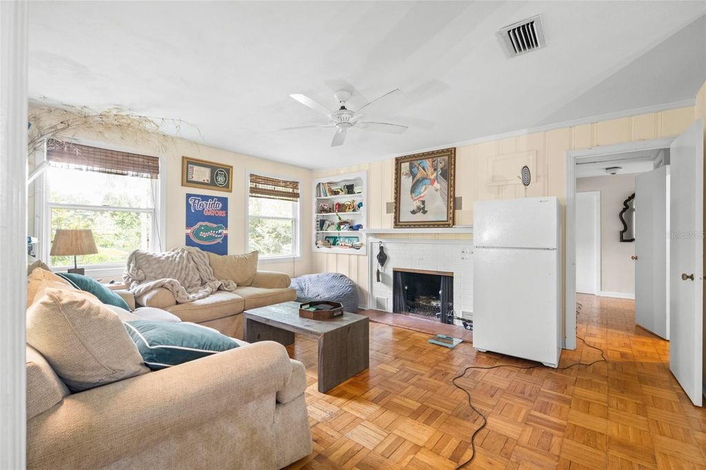 Photo of 2034 NW 8th Place, Gainesville, FL 32603 (MLS # GC539241)