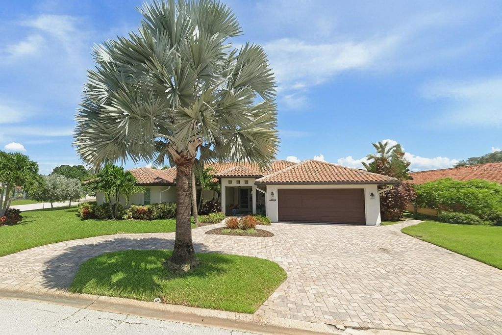 Photo of 1998 Kansas Avenue NE, St Petersburg, FL 33703 (MLS # TB8437665)