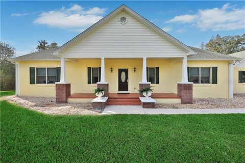 A home in LAKELAND