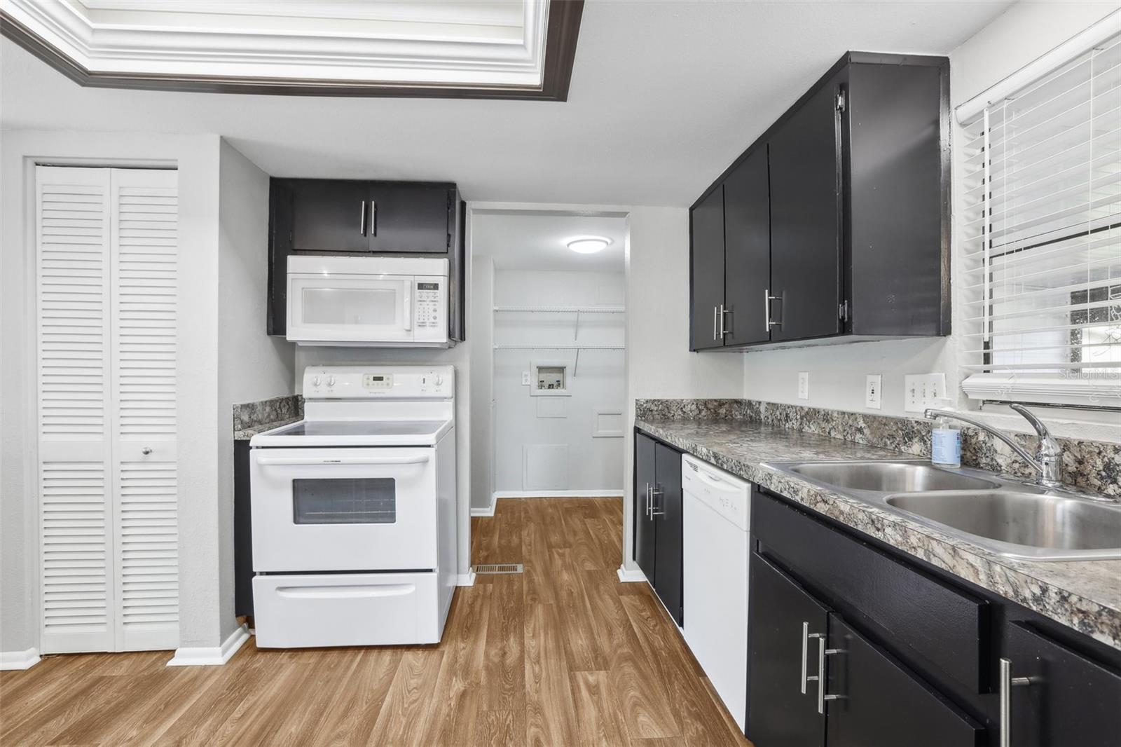 TIMBER LAKE ESTATES - Residential Lease