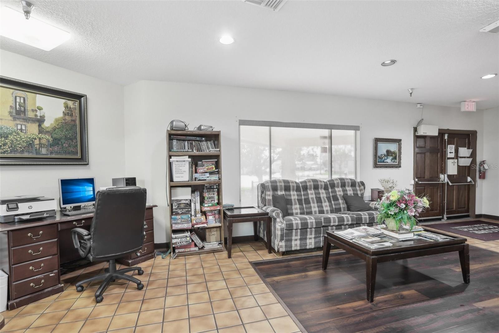 TIMBER LAKE ESTATES - Residential Lease