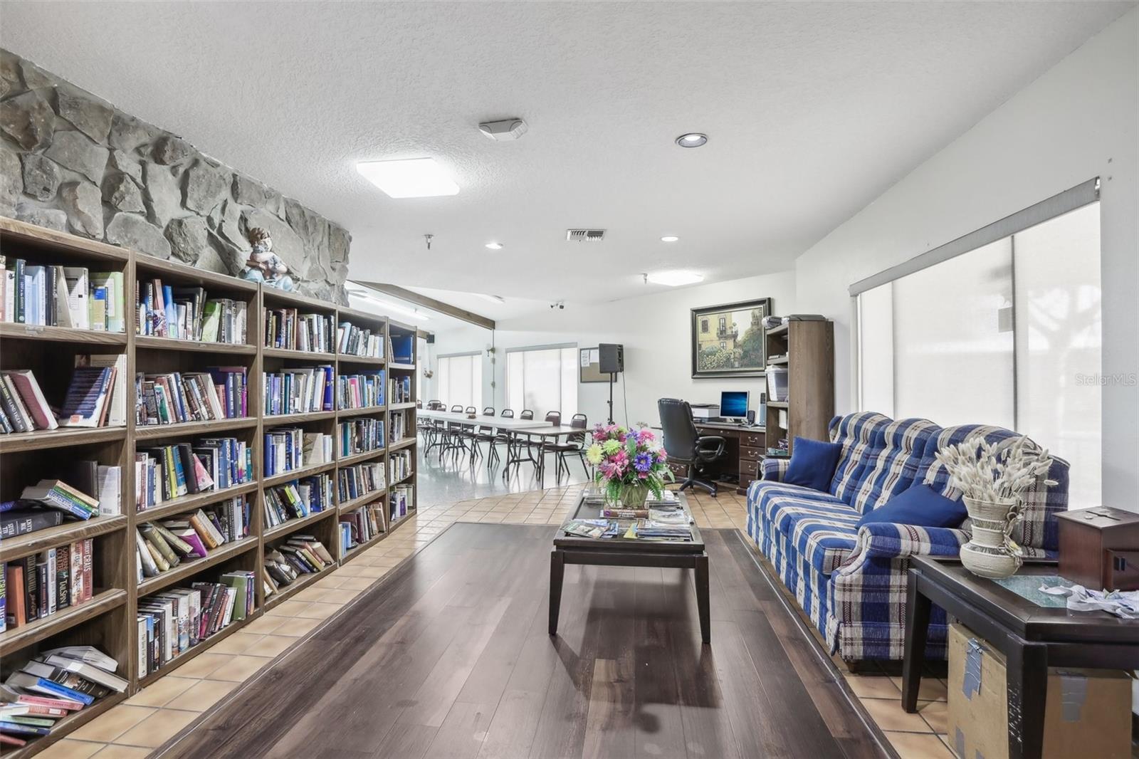 TIMBER LAKE ESTATES - Residential Lease