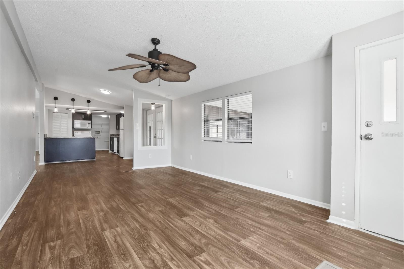 TIMBER LAKE ESTATES - Residential Lease