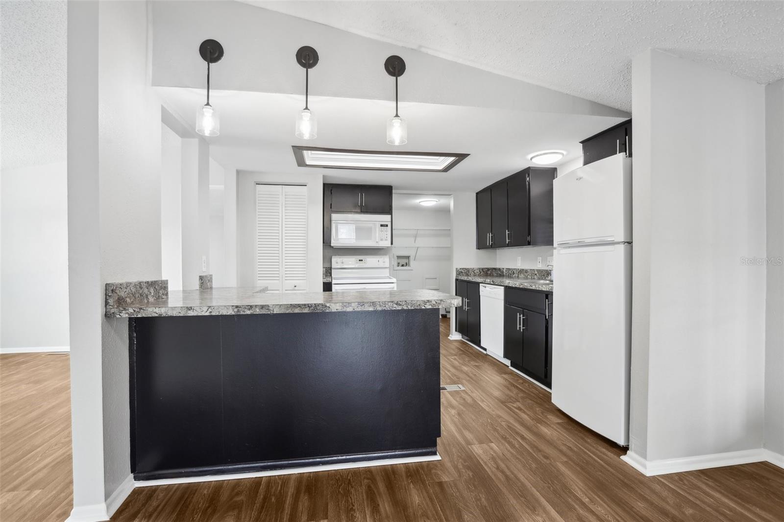 TIMBER LAKE ESTATES - Residential Lease