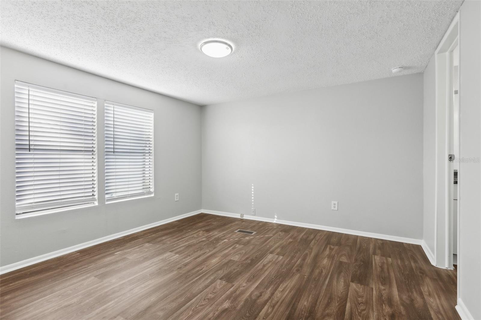 TIMBER LAKE ESTATES - Residential Lease