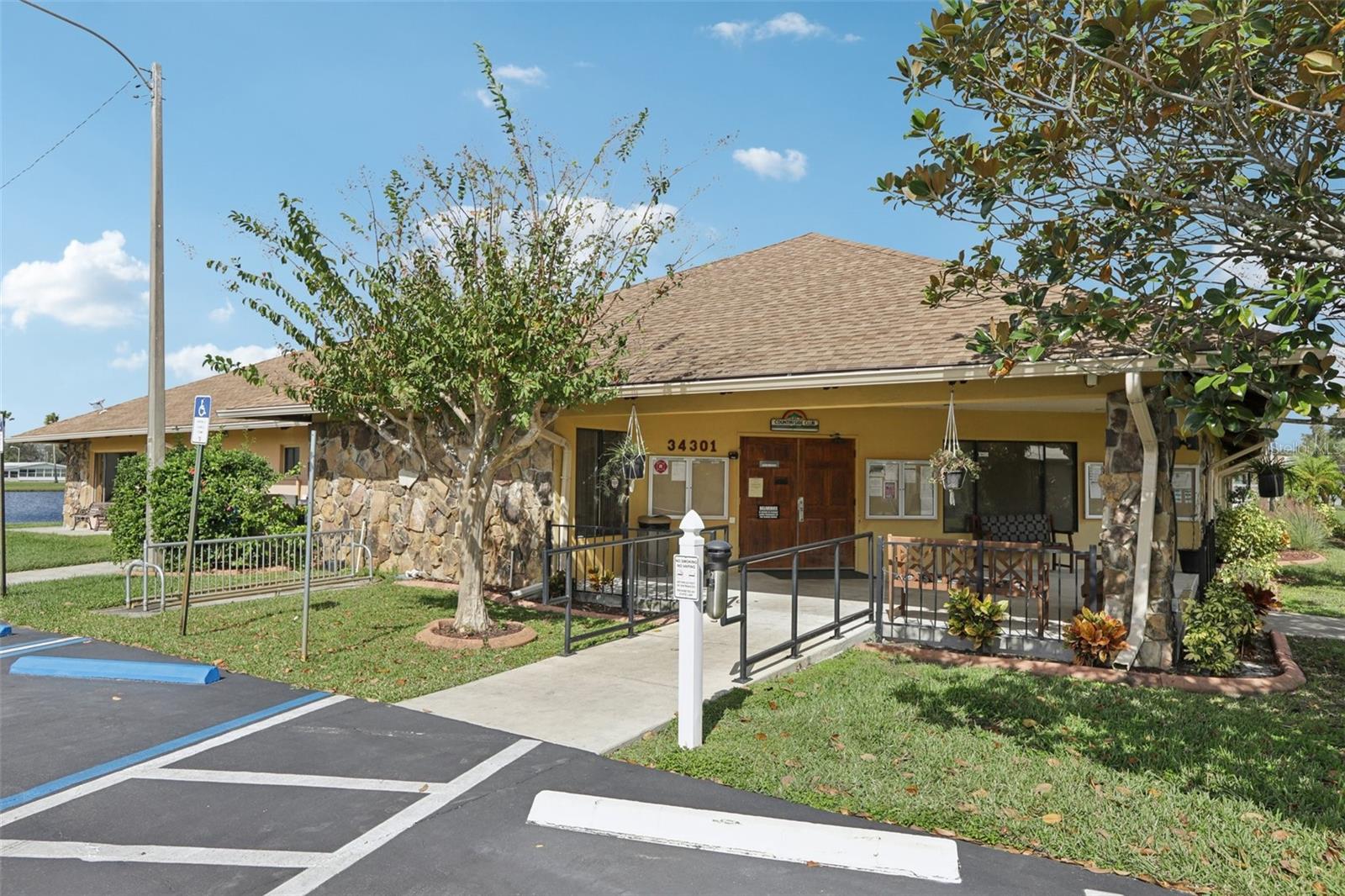 TIMBER LAKE ESTATES - Residential Lease