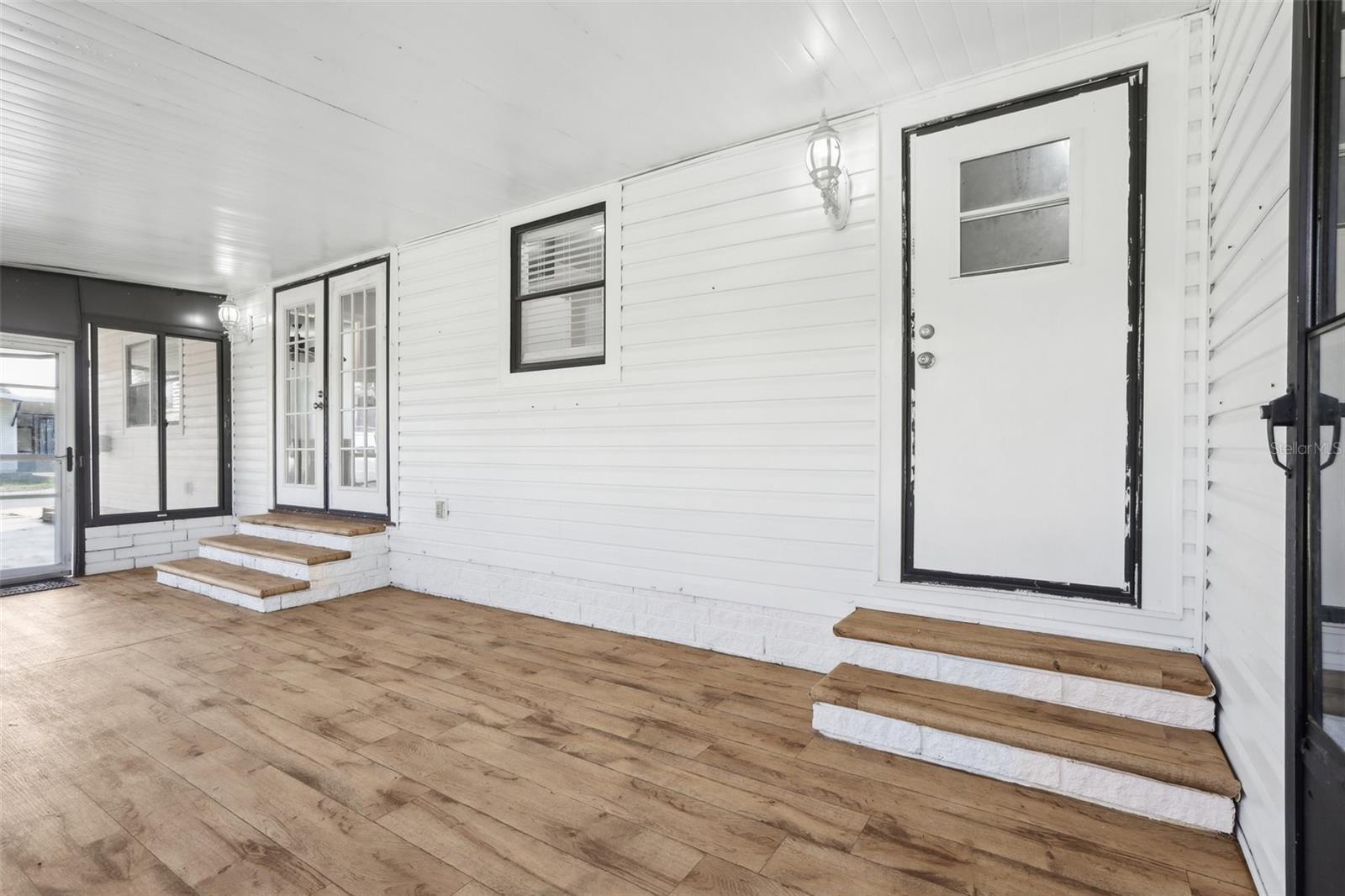 TIMBER LAKE ESTATES - Residential Lease