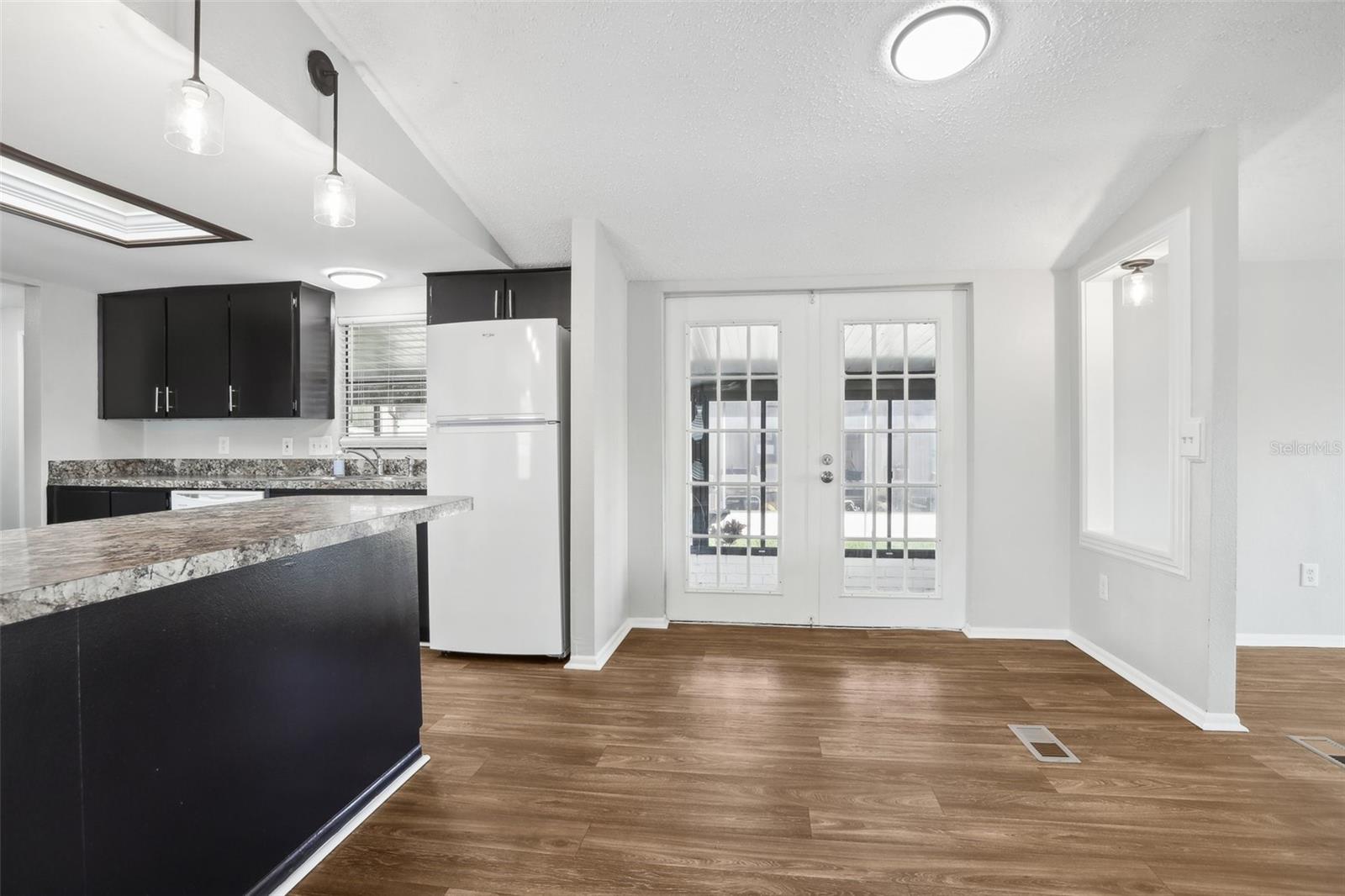 TIMBER LAKE ESTATES - Residential Lease