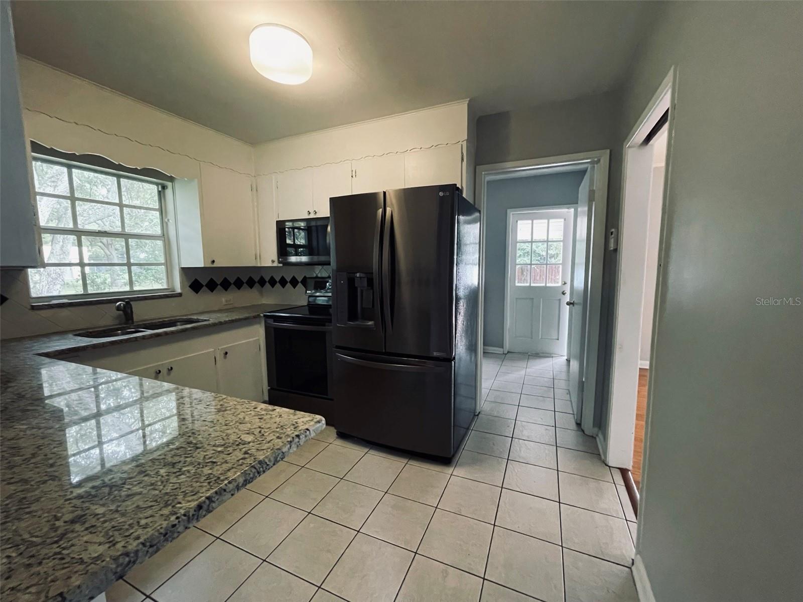GOLF VIEW ESTATES REV - Residential Lease
