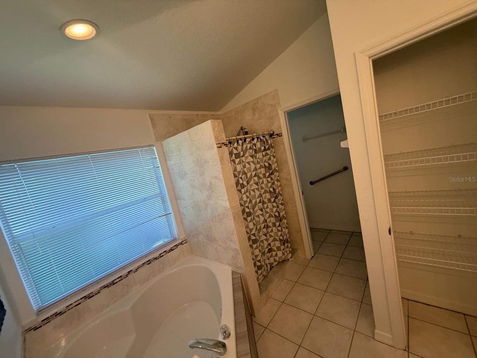 RIVERS POINTE - Residential