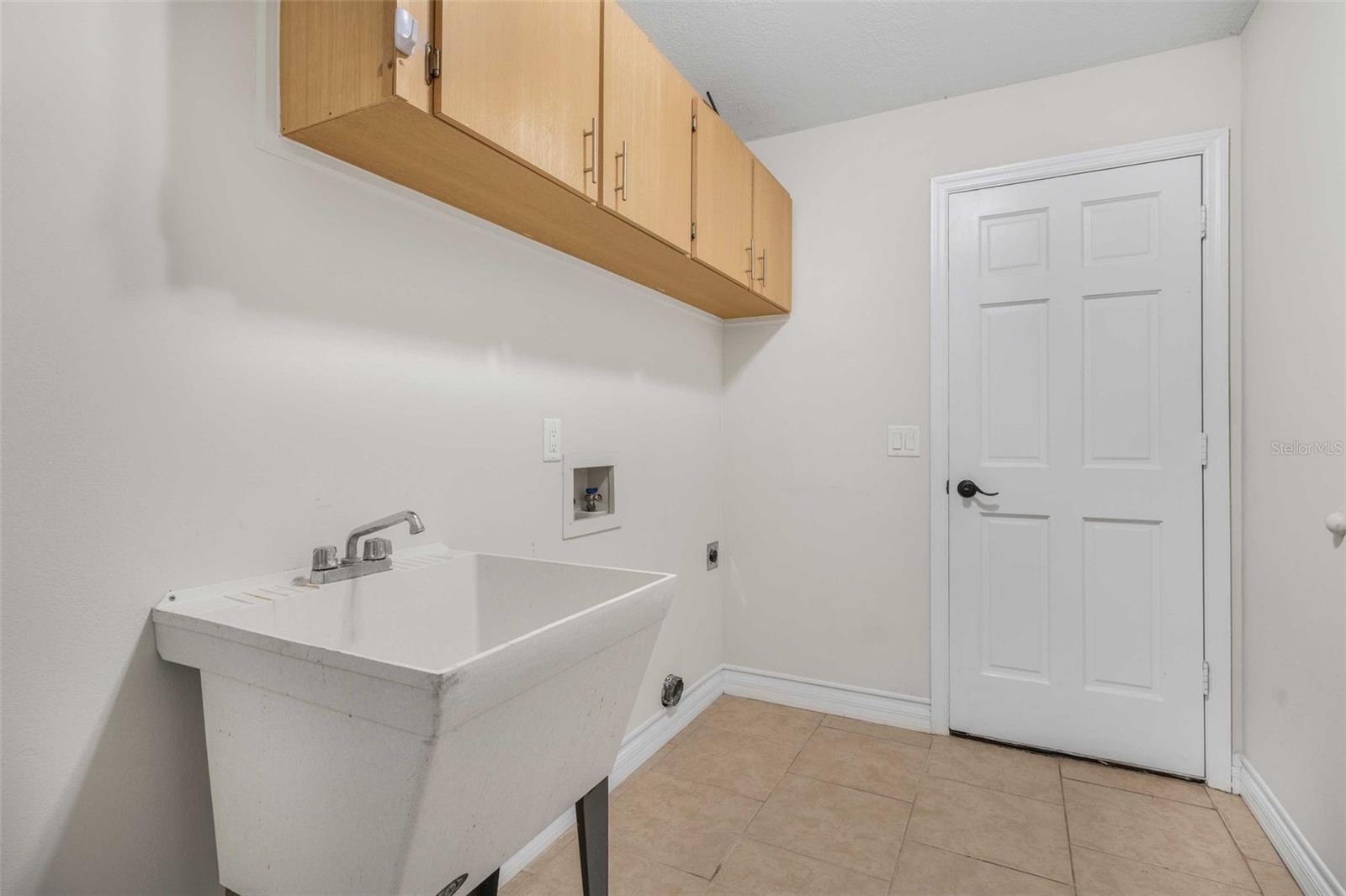 CONNELL LAKE ESTATES - Residential