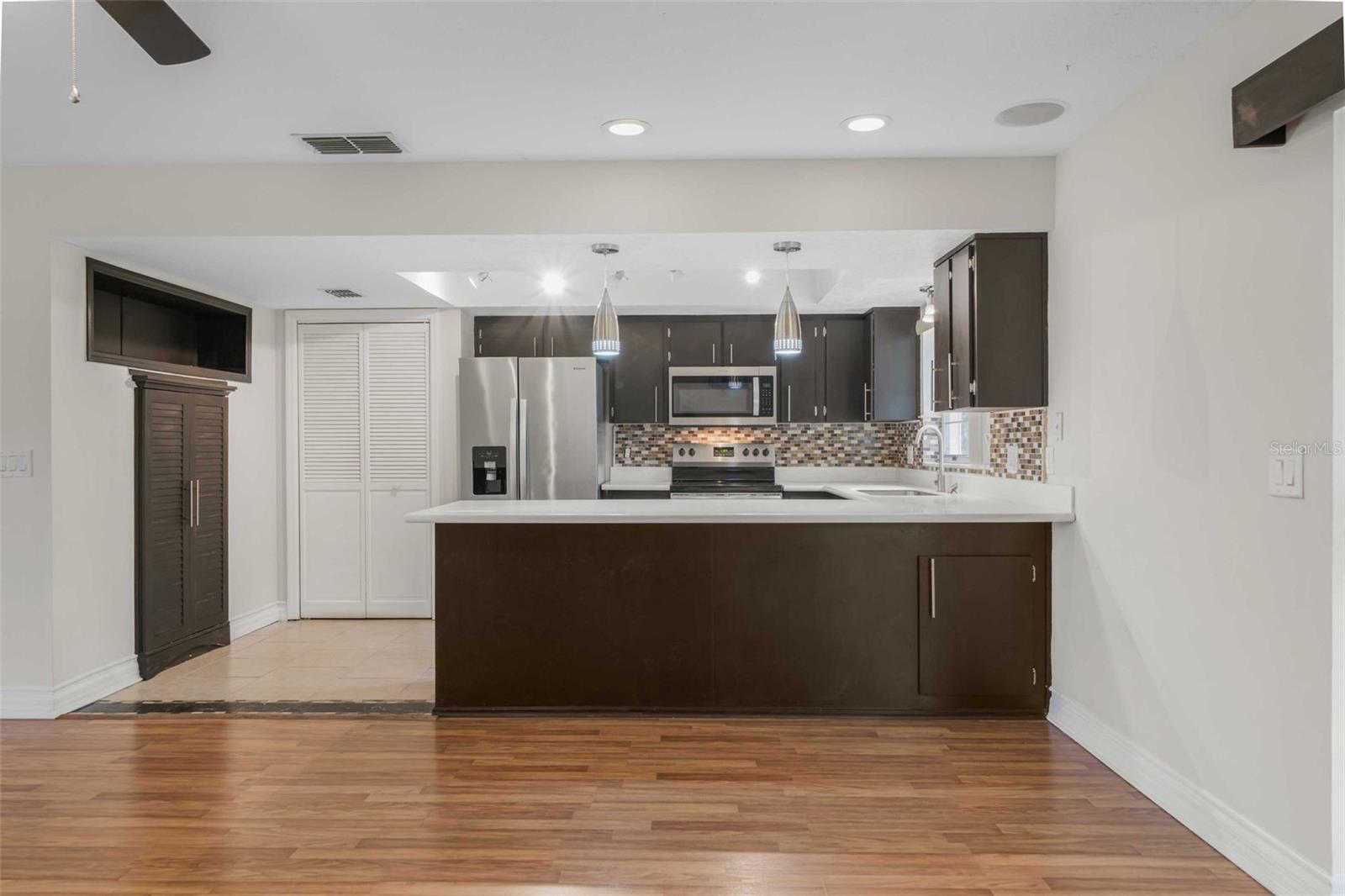 CONNELL LAKE ESTATES - Residential